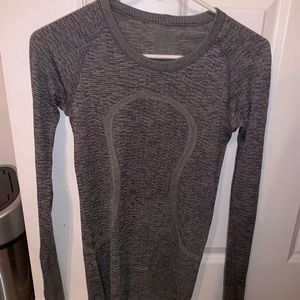 Lululemon long sleeve top